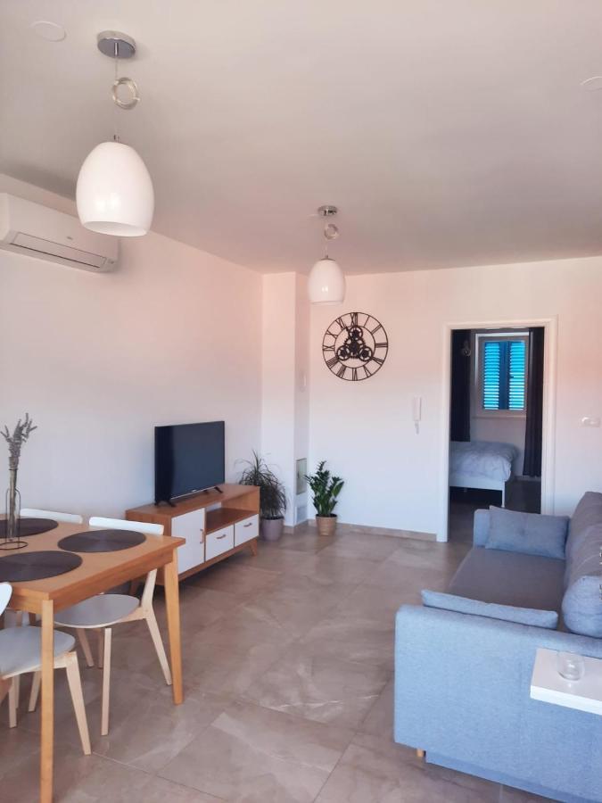 Апартаменти Apartman Pinja Црес Екстер'єр фото